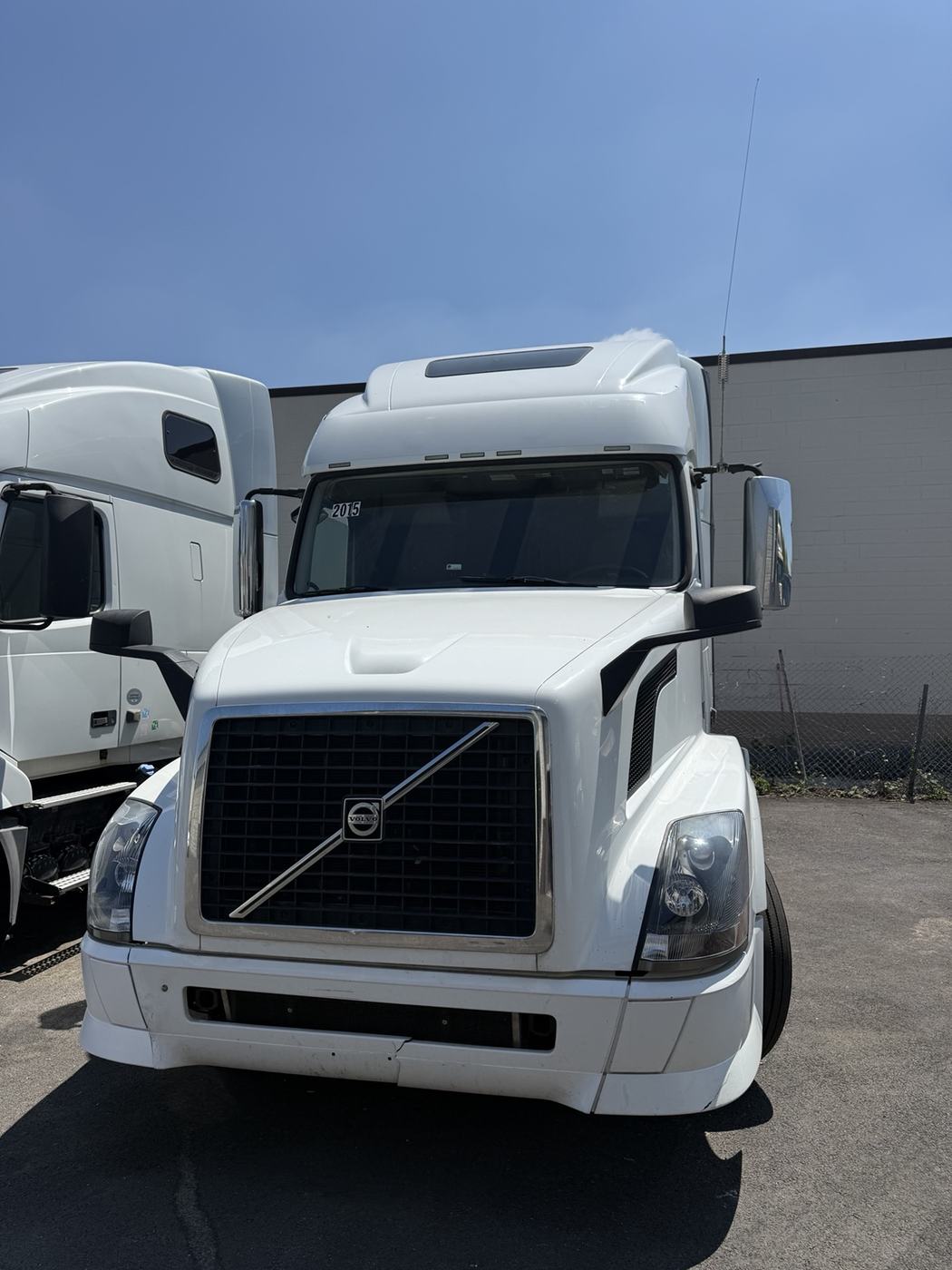 2015 Volvo VNL Day Cab